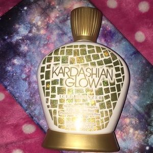 Kardashian Glow Iced Bronzer Tanning Lotion